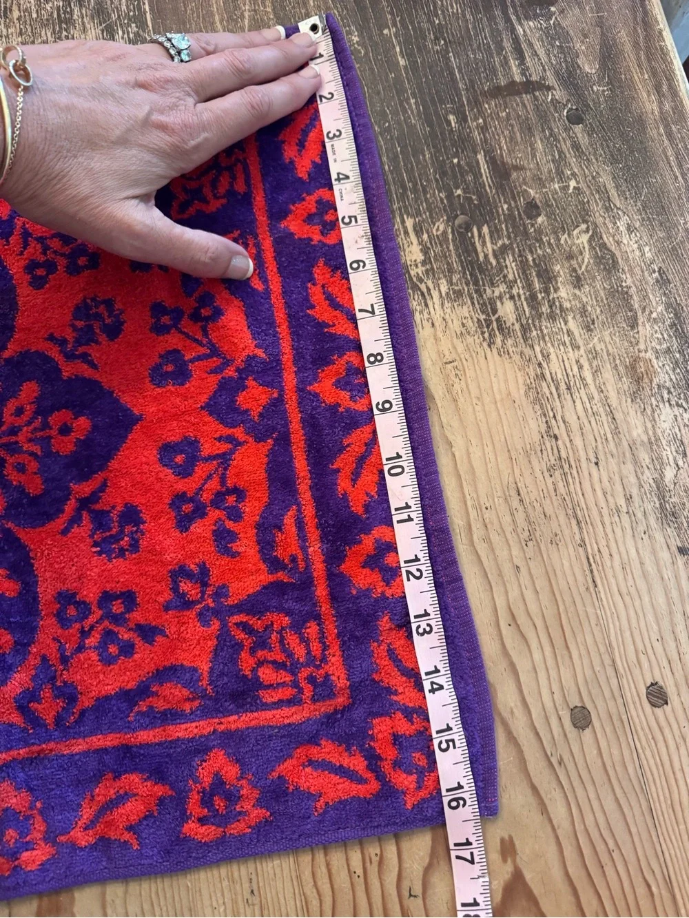 Vintage Fieldcrest Bold Vibrant Red and Purple/blue Floral Accent towel